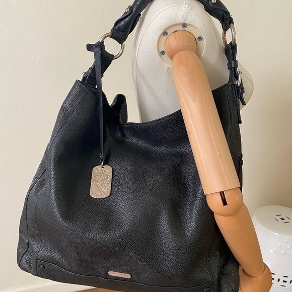 ***"Vince Camuto" Black Leather Shoulder Bag~Slouchy Design 🖤 - Picture 3 of 11